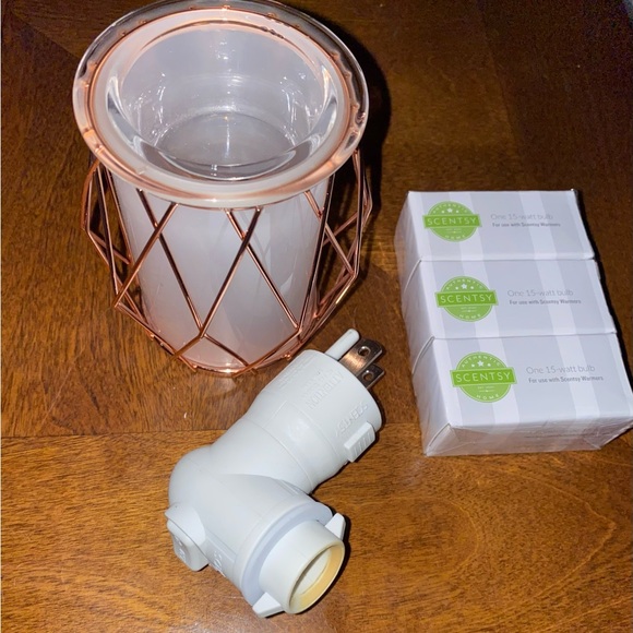 Scentsy Plug in - Rose Gold - Picture 3 of 3